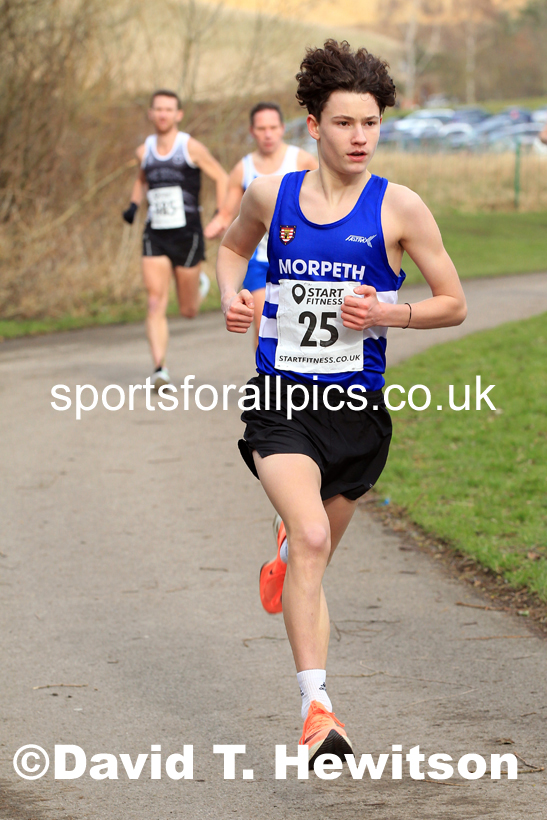 Senior men and veteran men over-40s NECAA Road Relay Champs., Hetton Lyons Park, Hetton le Hole, County Durham. Photo: David T. Hewitson/Sports for All Pics